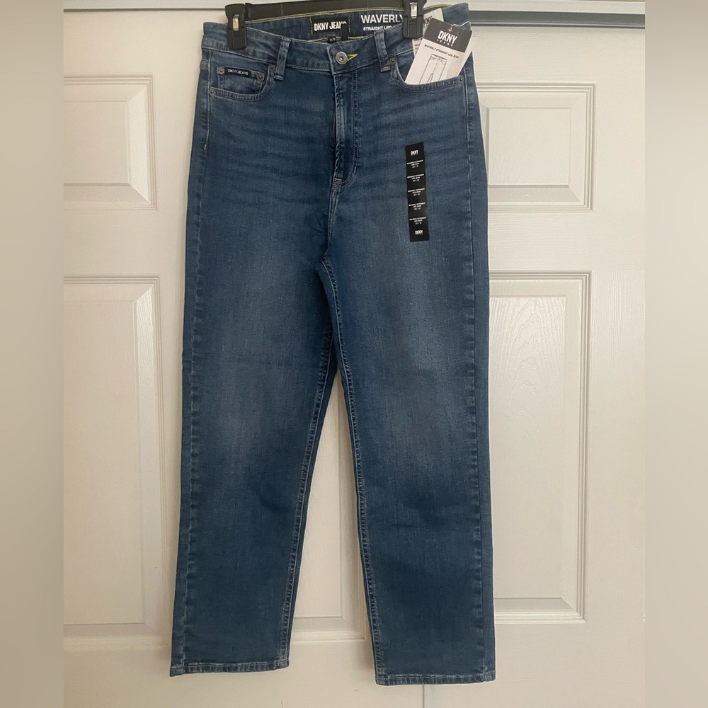 DKNY waverly straight leg jean size 30